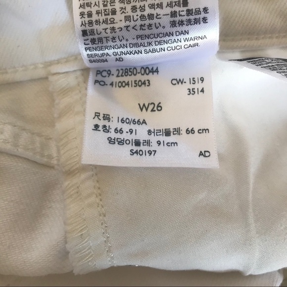 Levi’s Jeans 721 High Rise Skinny Distressed Fray Casual Festival White 26 NWT - Picture 10 of 10